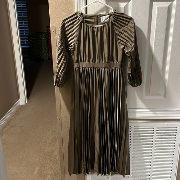 EUC Dainty Jewell’s Dress - Picture 1 of 1